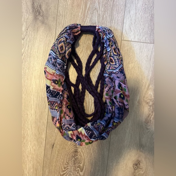 Adorable infinity scarf! - Picture 1 of 1